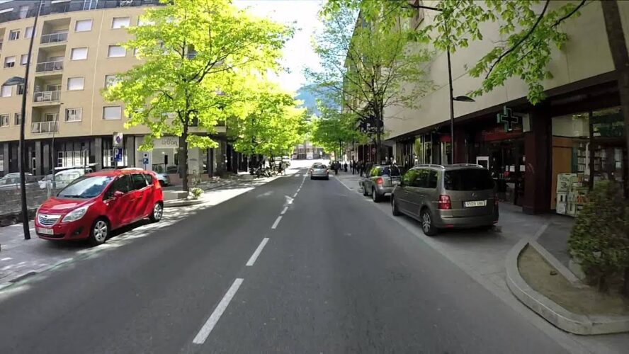 Explora los encantos de Calle Prat la Creu en Andorra la Vella
